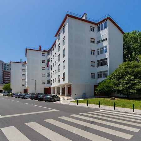 Lisbon Airport Hostel Екстер'єр фото