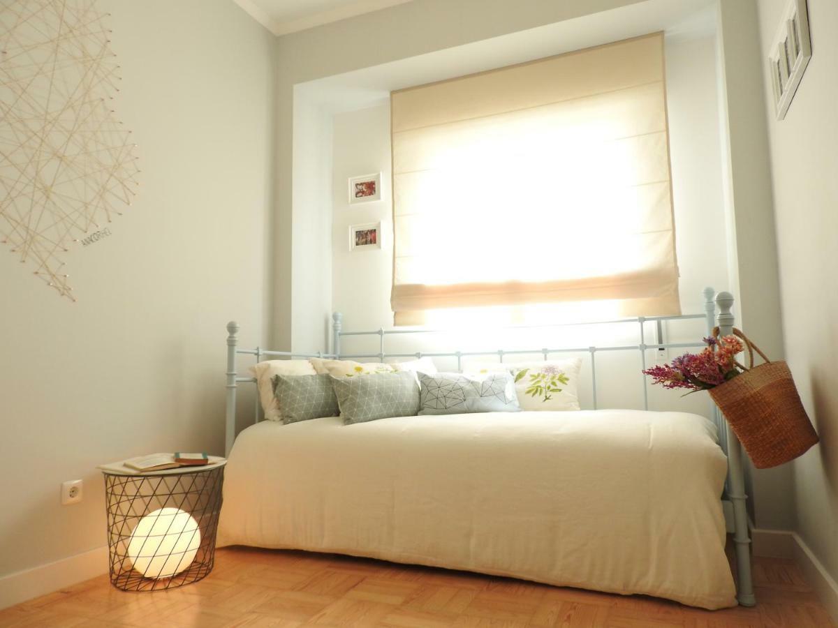 Lisbon Airport Hostel Екстер'єр фото
