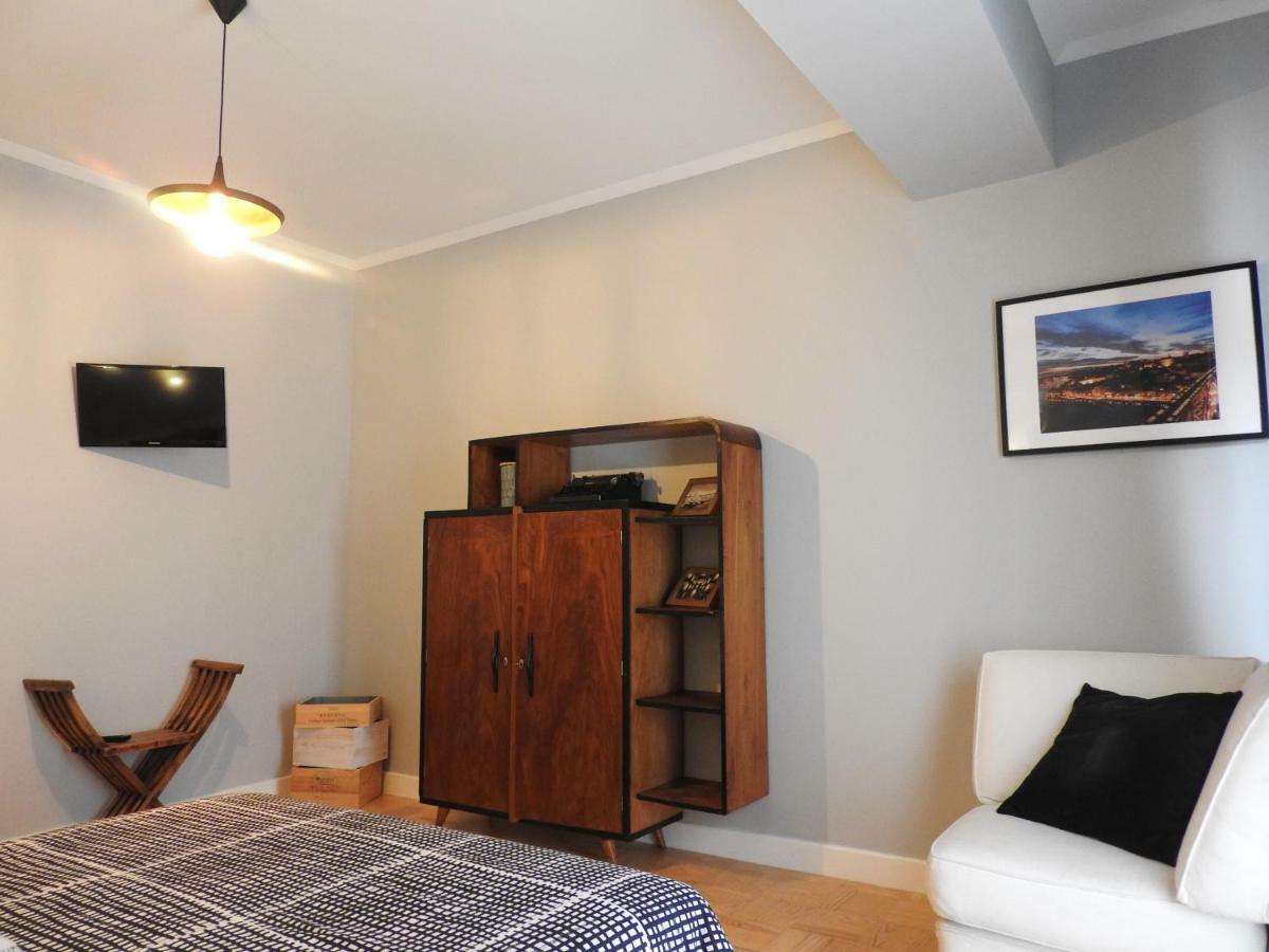 Lisbon Airport Hostel Екстер'єр фото