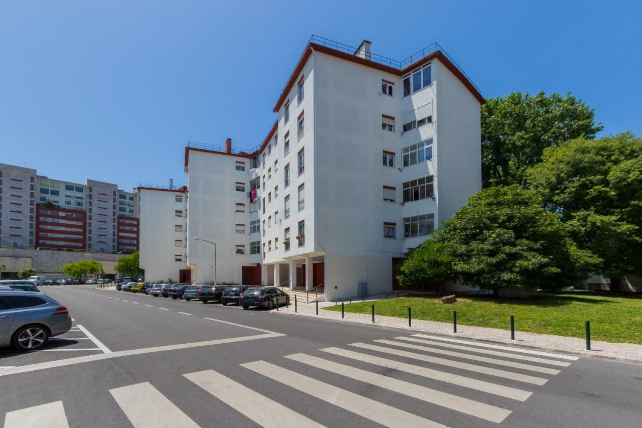 Lisbon Airport Hostel Екстер'єр фото
