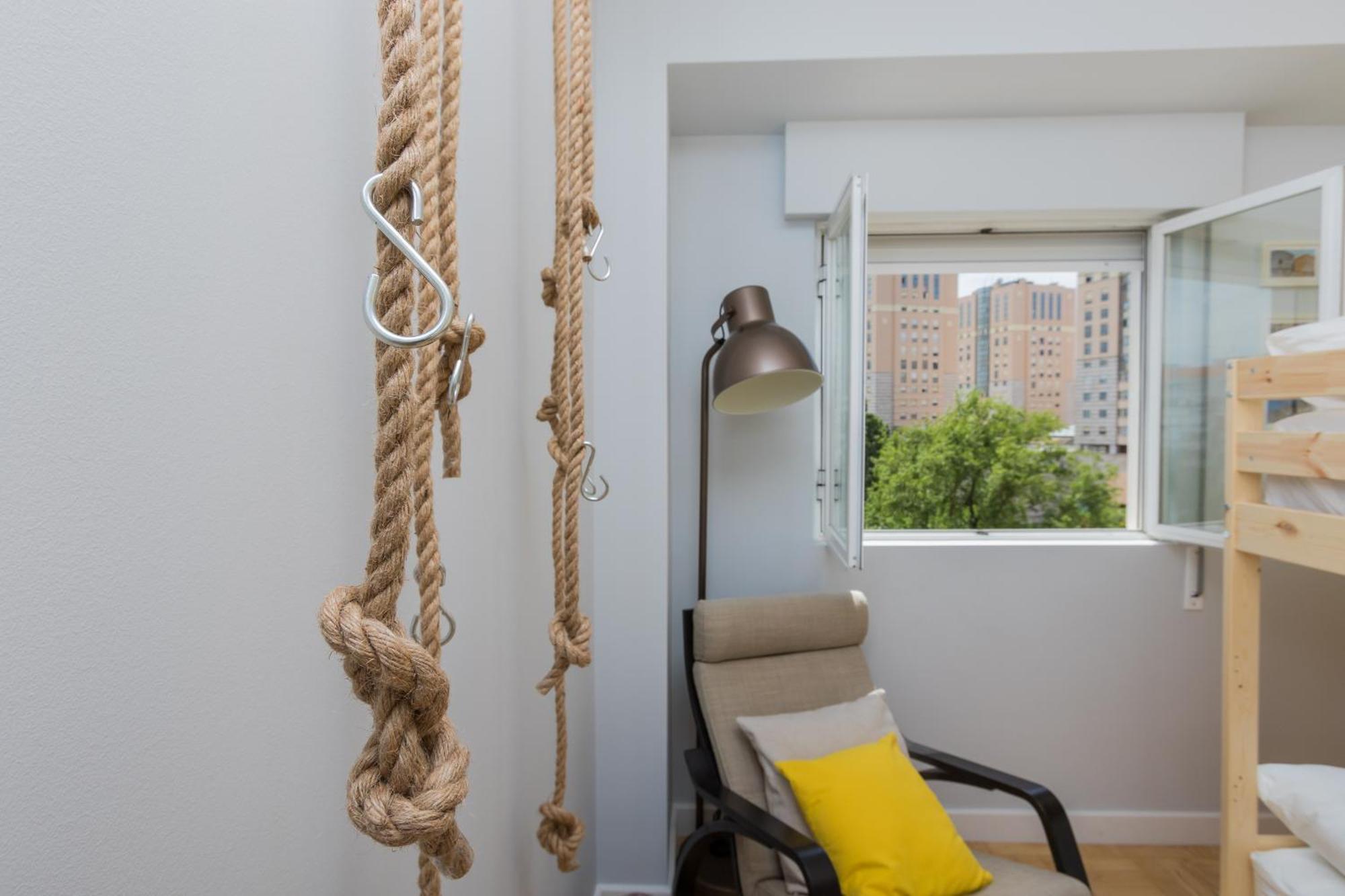 Lisbon Airport Hostel Екстер'єр фото